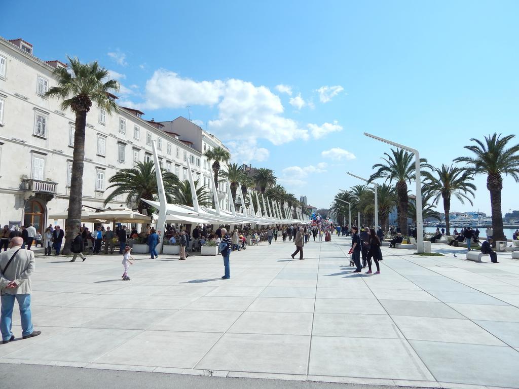 Apartments Moni Split Exterior photo
